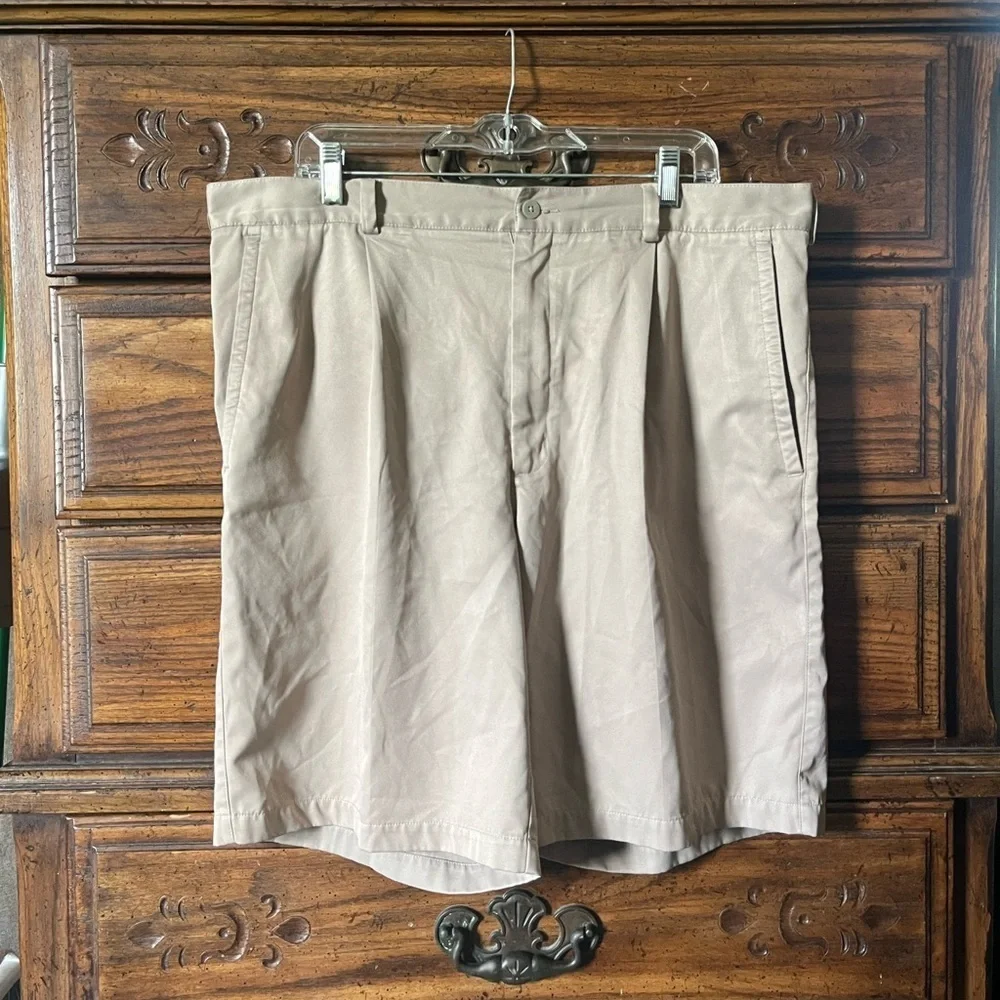 Nike Men's Beige Flat Front Shorts